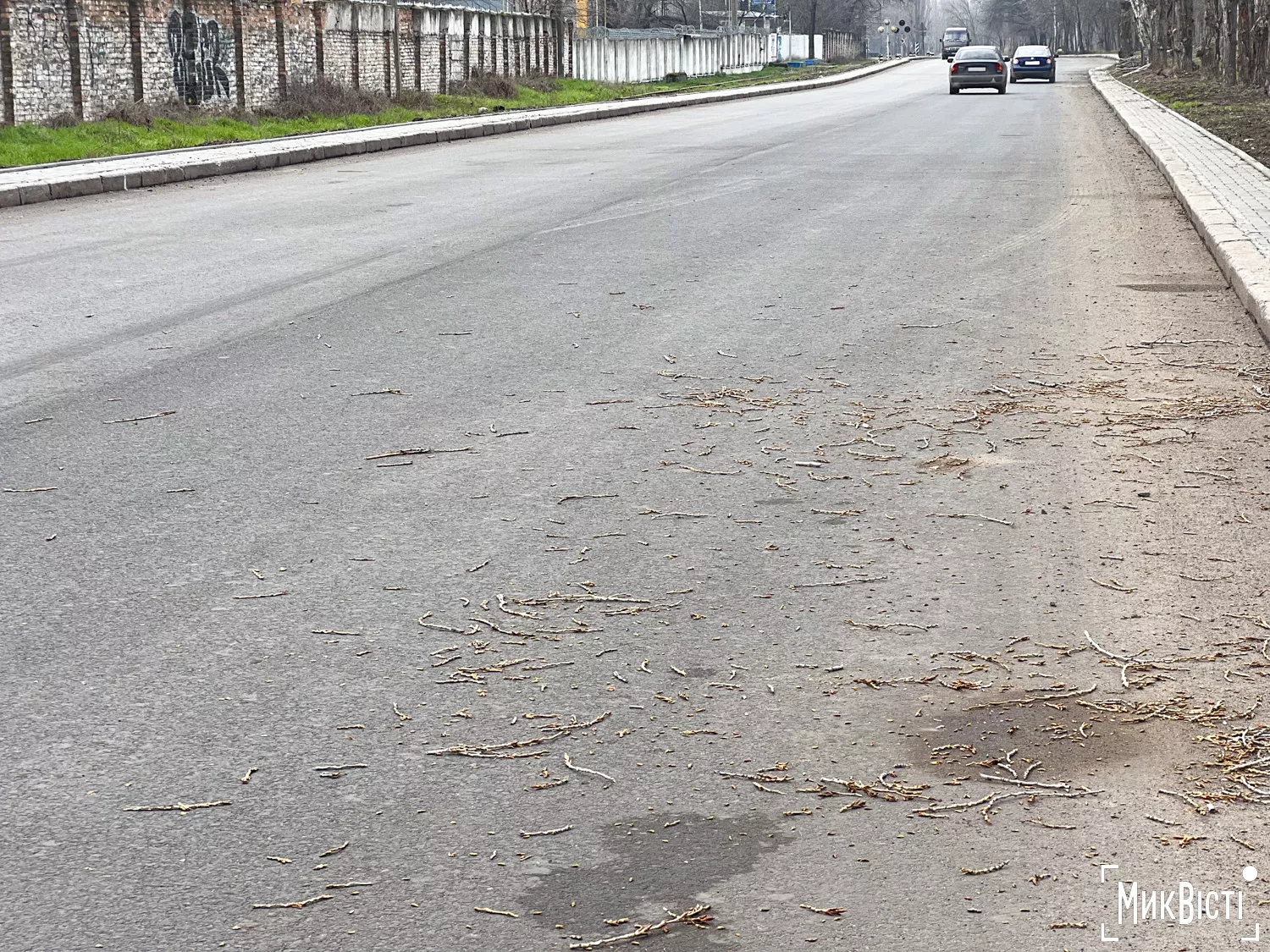 Відрізок дороги вздовж вулиці Індустріальної, від вулиці Євгена Логінова (колишня Крилова, — прим.) до Проєктної, 19 грудня 2025 року, фото «НикВести»