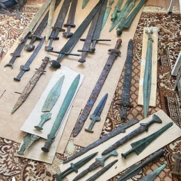 Національний музей історії отримав понад 7 тисяч артефактів колишнього глави Ради Міністрів Криму. Фото: ДБР