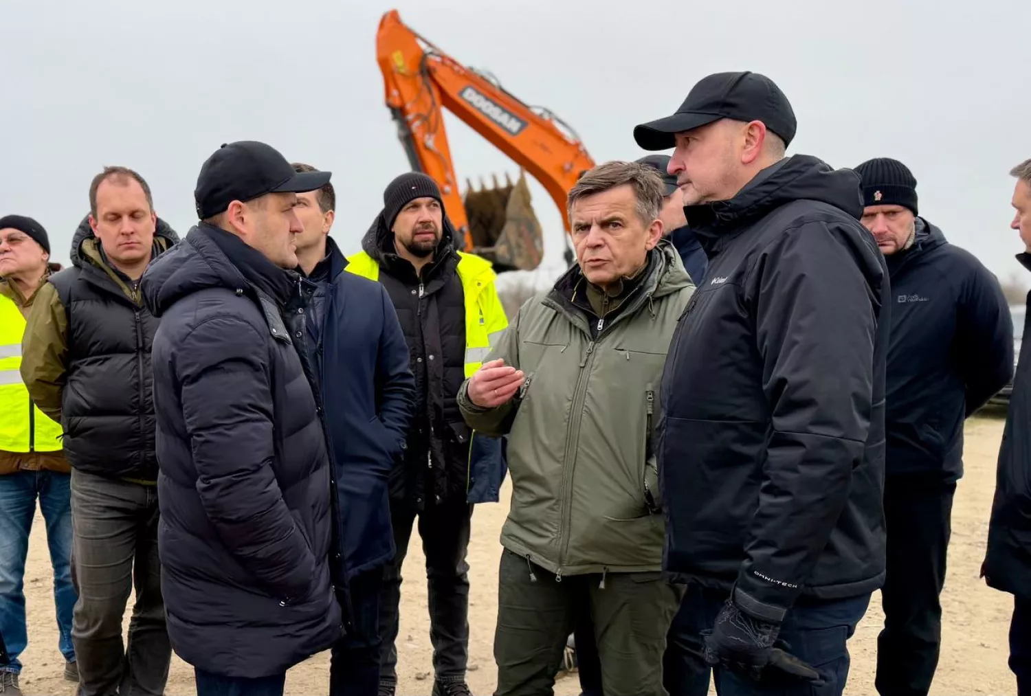 В Одеській області тривають відновлювальні роботи після нічних атак та пошкоджень мосту. Фото: Facebook-сторінка Сухомлина