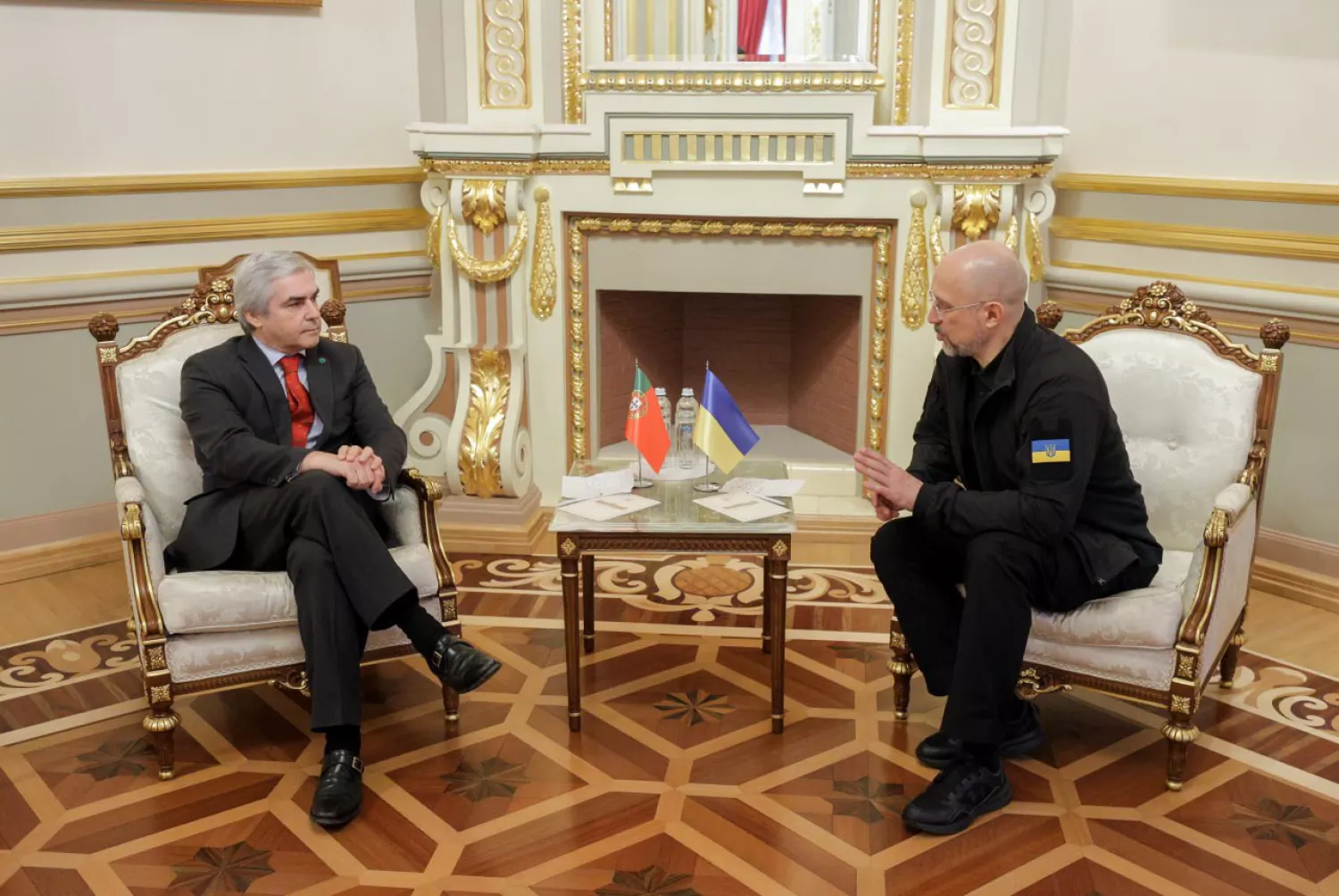 Зустріч португальського міністра оборони Нуну Мело і міністра оборони України Дениса Шмигаля. Фото: Х, Денис Шмигаль