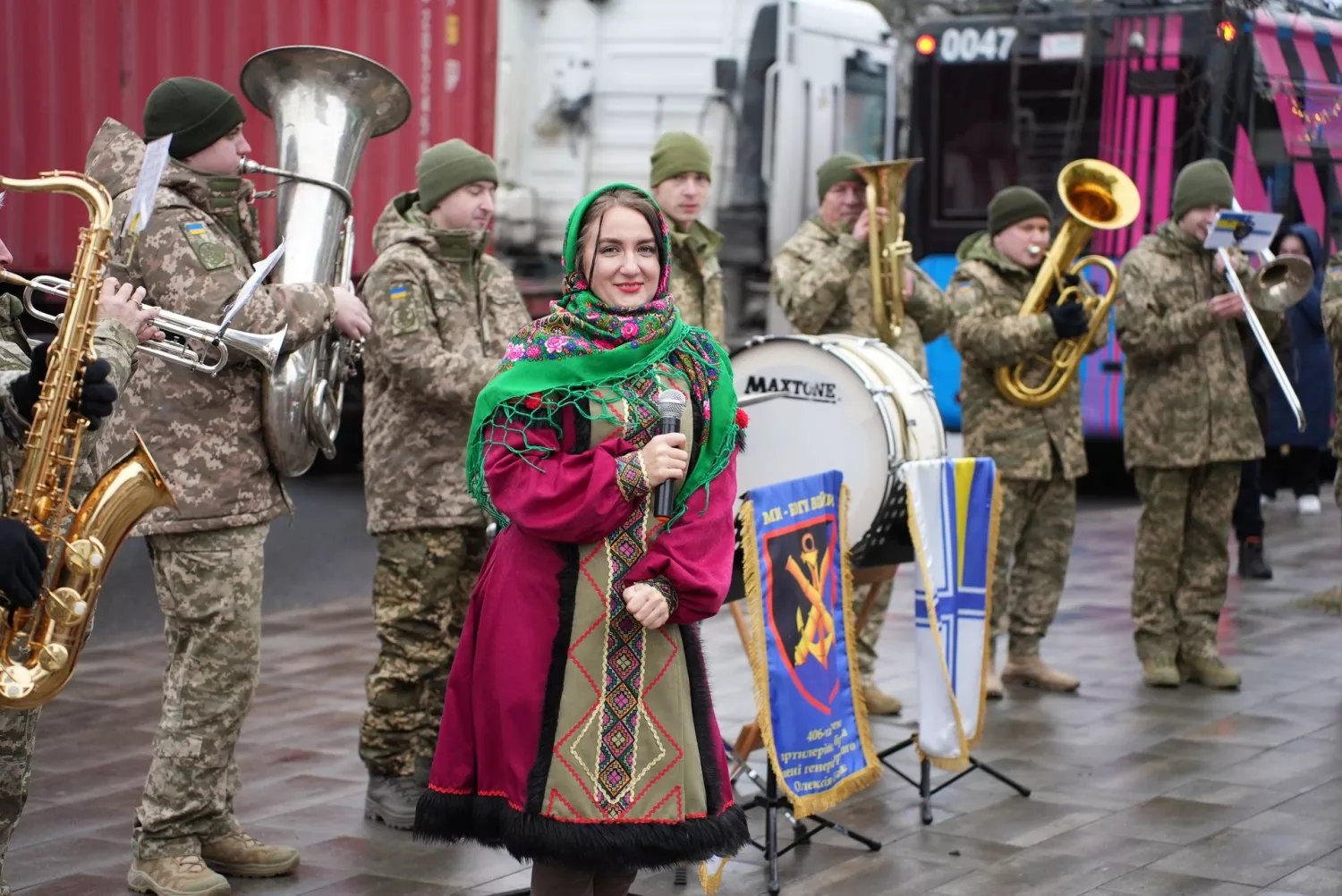 Святковий тролейбус з колядками у Миколаєві. Фото: Суспільне