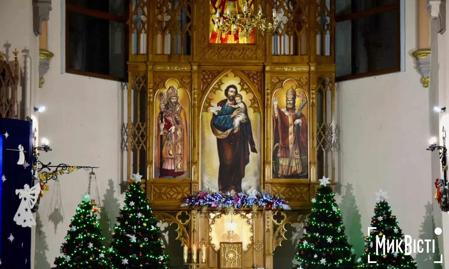 Урочиста меса до Святвечора в костелі Святого Йосифа 24 грудня. Фото: МикВісті