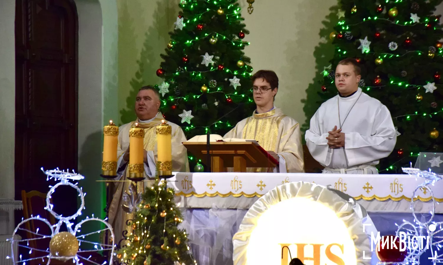 Урочиста меса до Святвечора в костелі Святого Йосифа 24 грудня. Фото: МикВісті