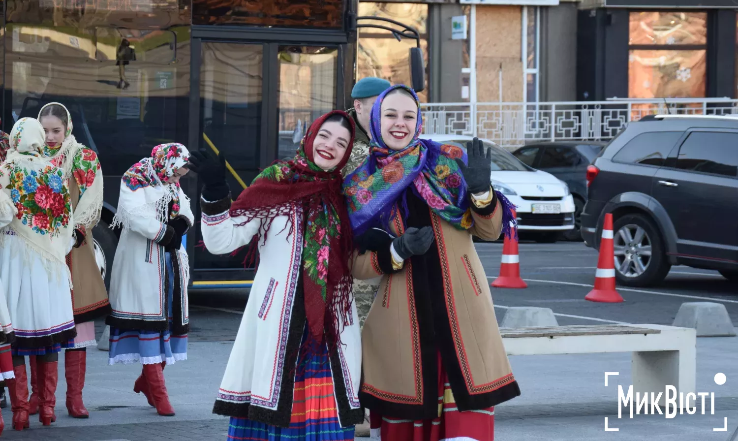 Миколаєвом на Різдво курсував святковий тролейбус із вертепом та колядками. Фото: НикВести