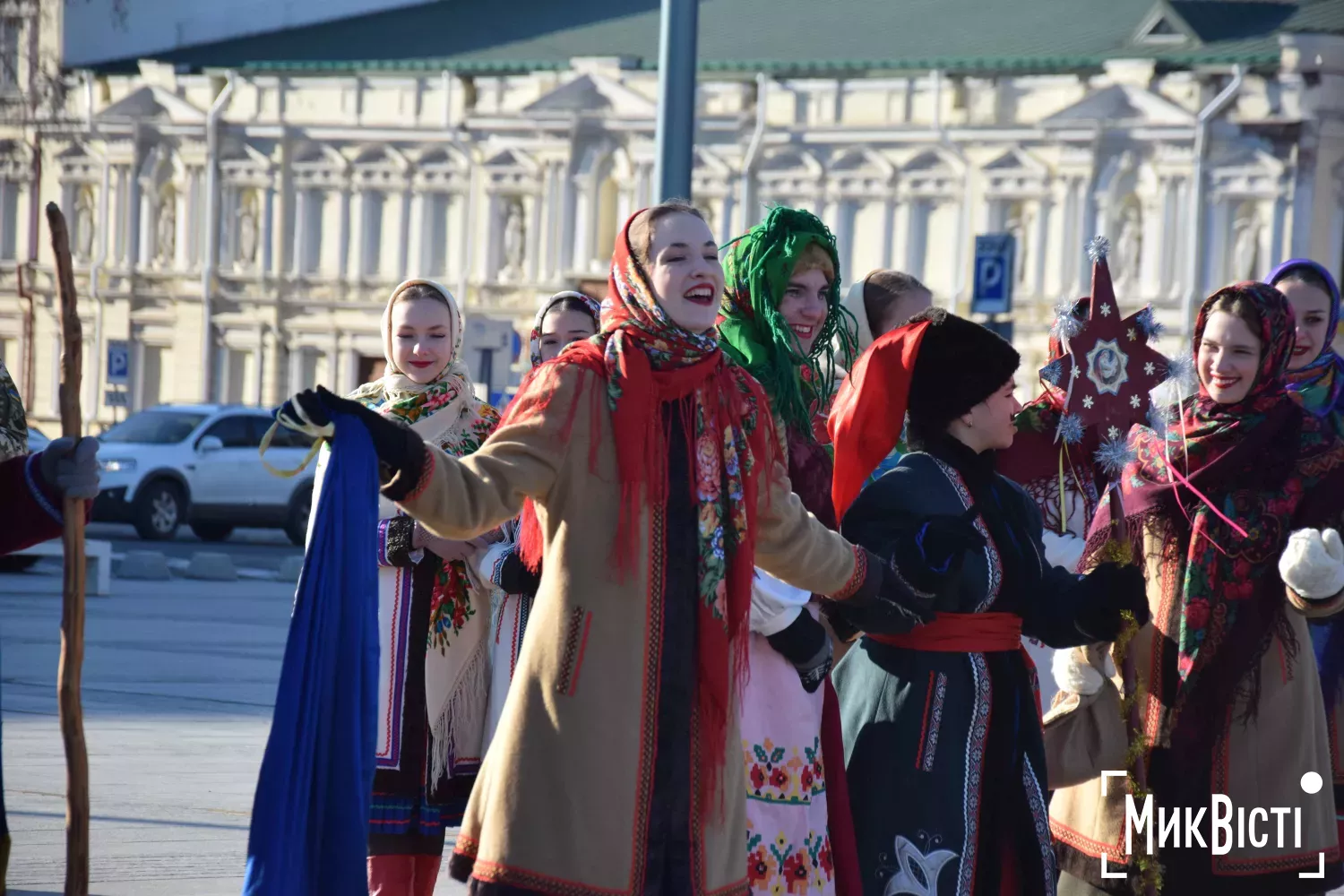 Миколаєвом на Різдво курсував святковий тролейбус із вертепом та колядками. Фото: НикВести