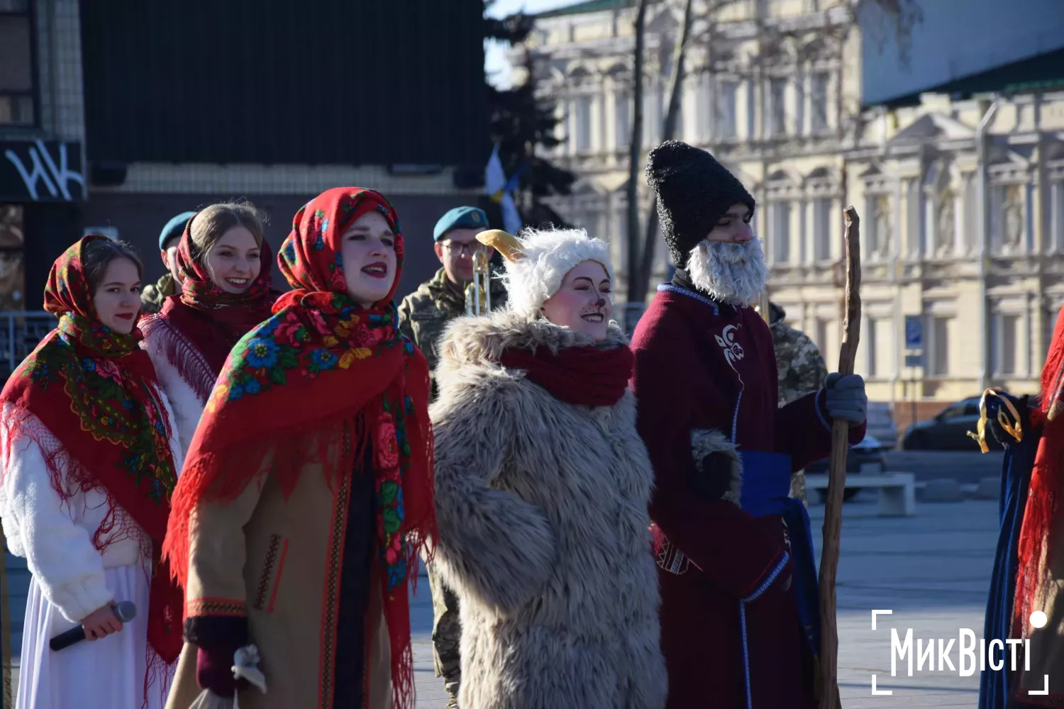Миколаєвом на Різдво курсував святковий тролейбус із вертепом та колядками. Фото: НикВести