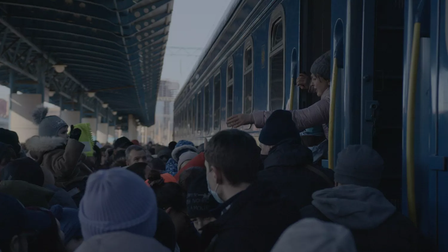 Кадр фільму «Пісні землі, що повільно горить» . Фото: Facebook-сторінки Українського інституту.