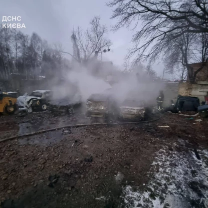 Наслідки російської атаки на Київ, 27 грудня 2025 року. Фото: ДСНС