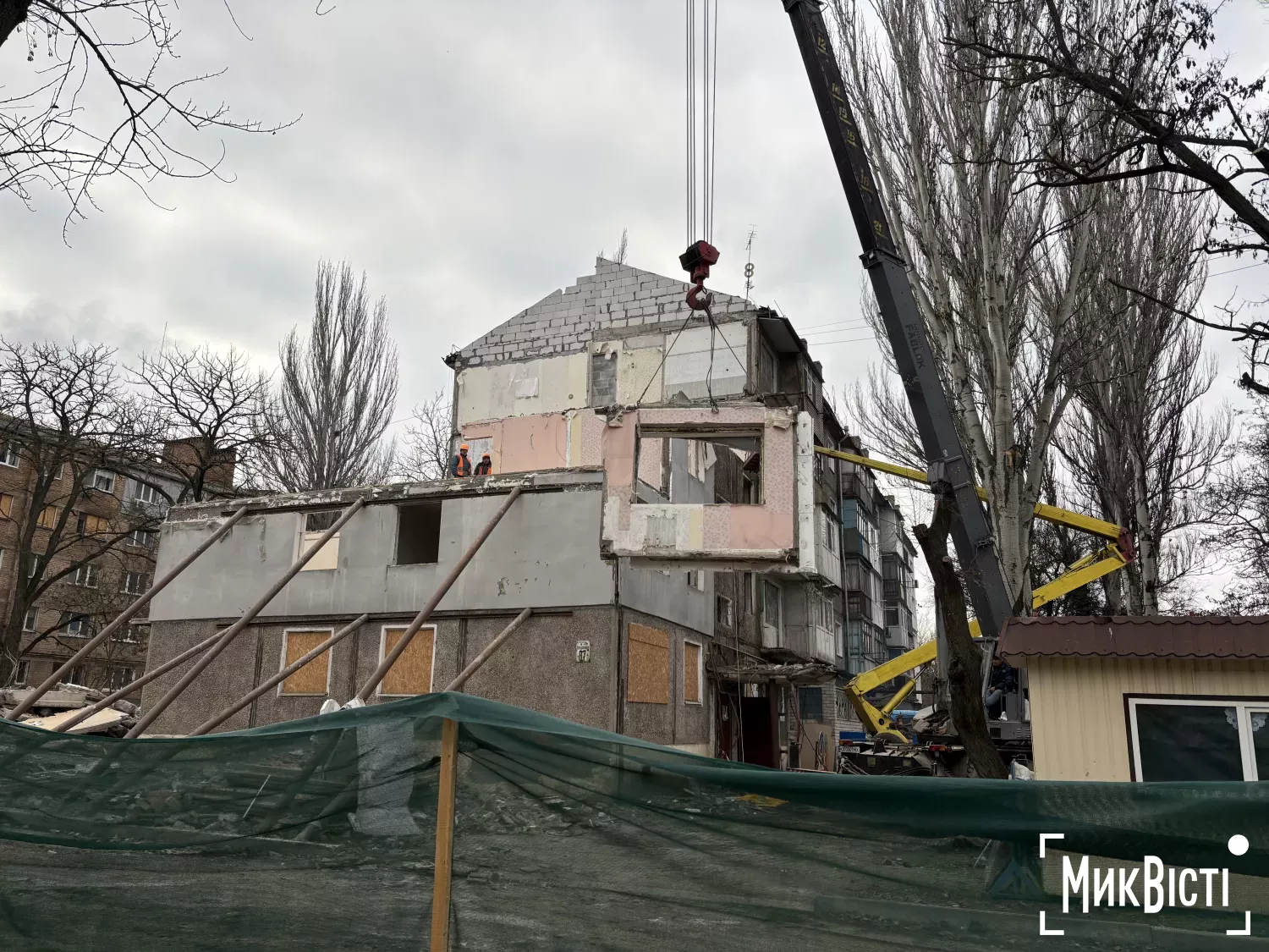 Демонтаж багатоповерхівки в Інгульському районі Миколаєва, 24 грудня 2025 року. Фото: NikVesti