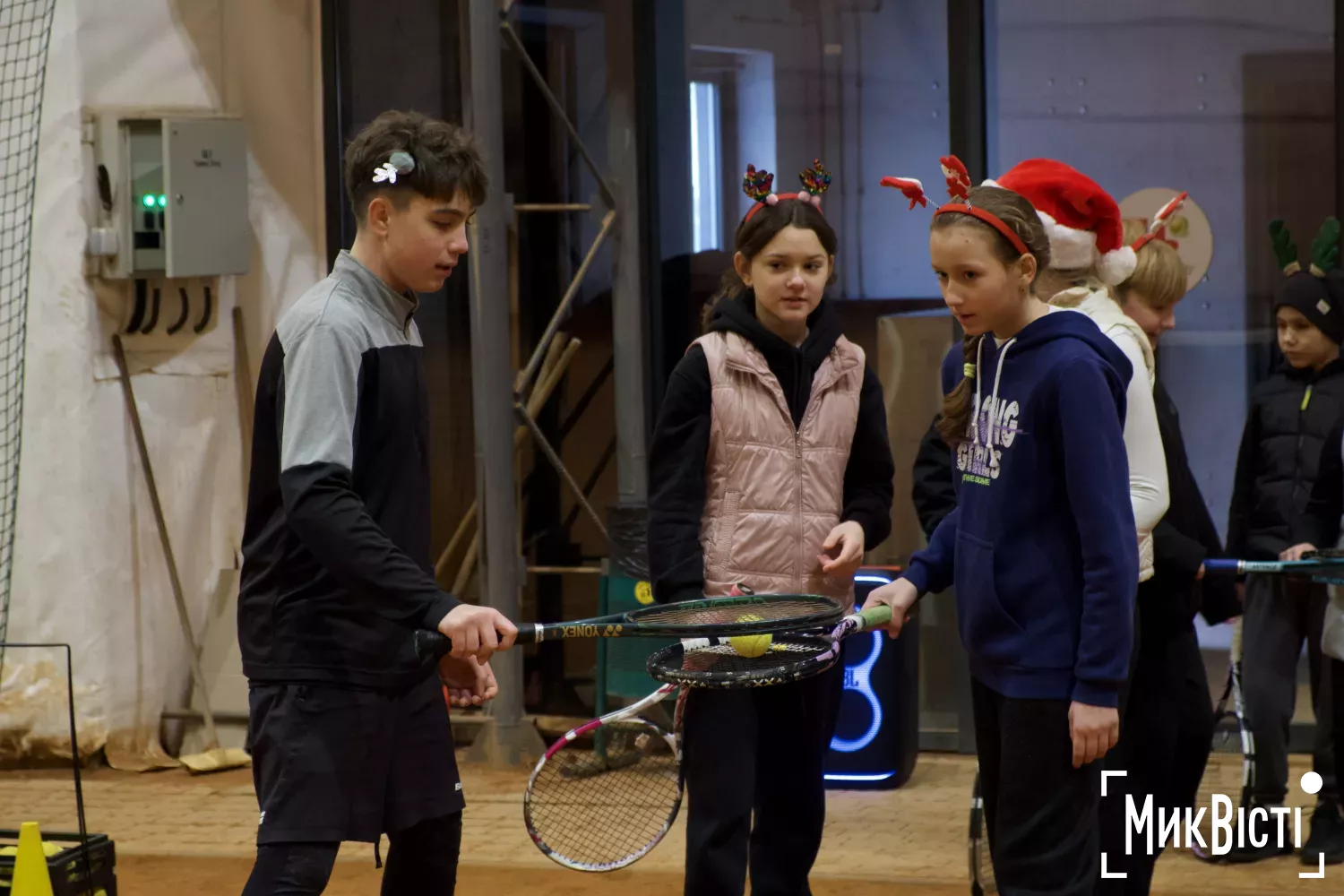 Тренування для миколаївських тенісистів з нагоди Нового року. Фото: МикВісті