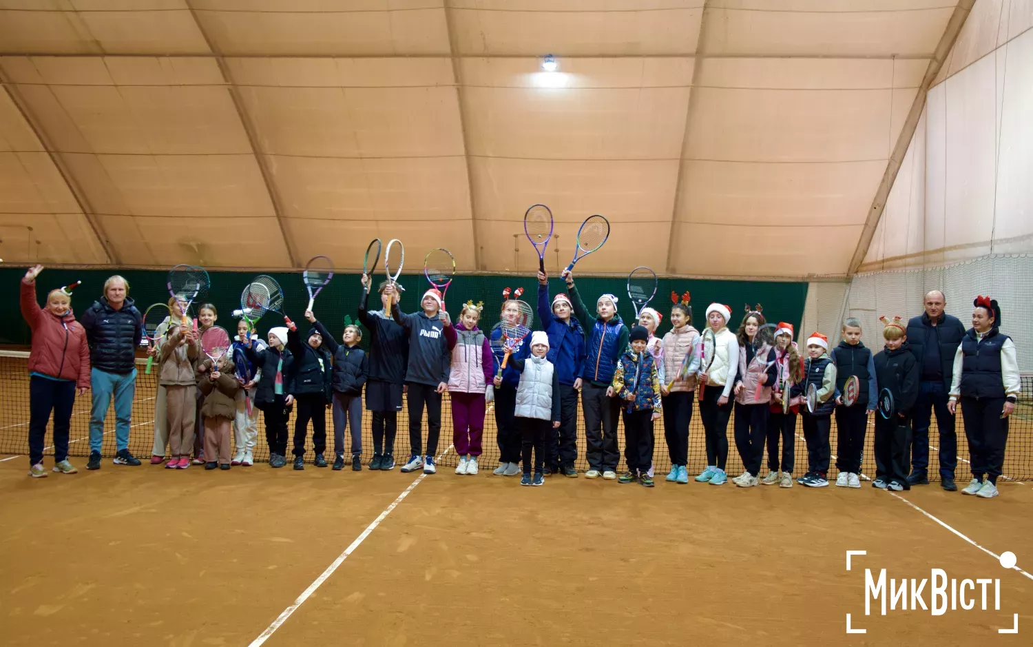 Тренування для миколаївських тенісистів з нагоди Нового року. Фото: МикВісті