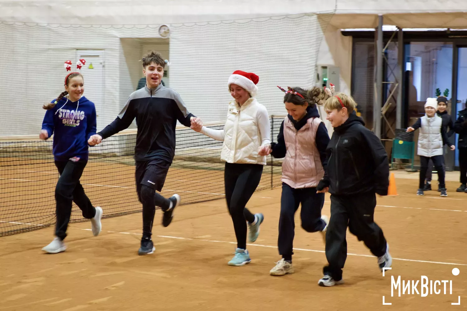 Тренування для миколаївських тенісистів з нагоди Нового року. Фото: МикВісті