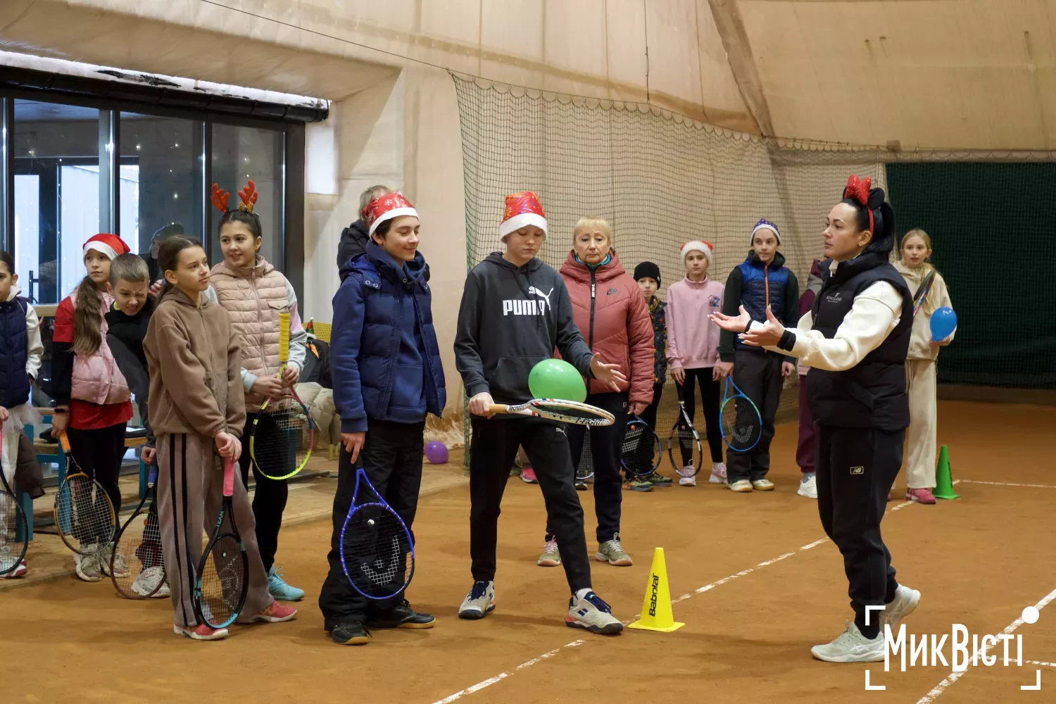Тренування для миколаївських тенісистів з нагоди Нового року. Фото: МикВісті