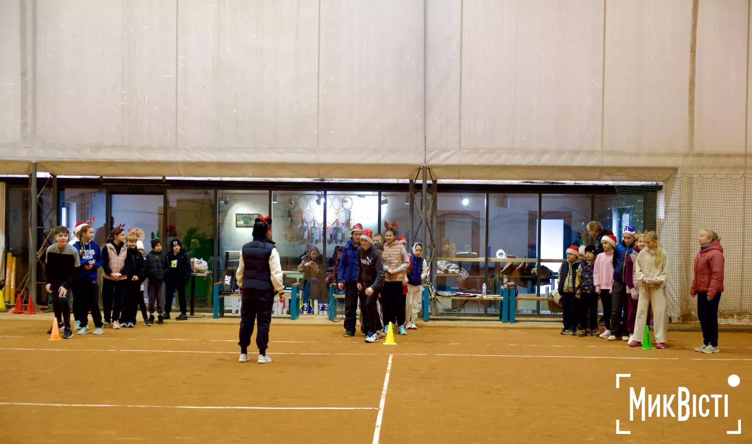 Тренування для миколаївських тенісистів з нагоди Нового року. Фото: МикВісті