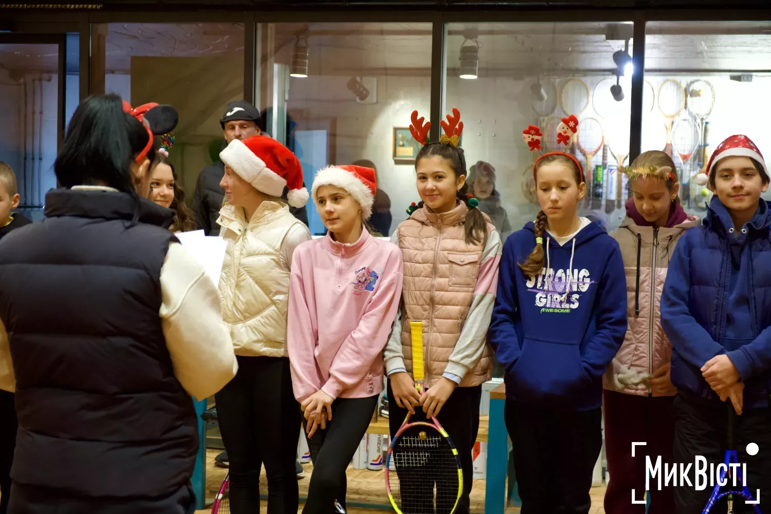 Тренування для миколаївських тенісистів з нагоди Нового року. Фото: МикВісті