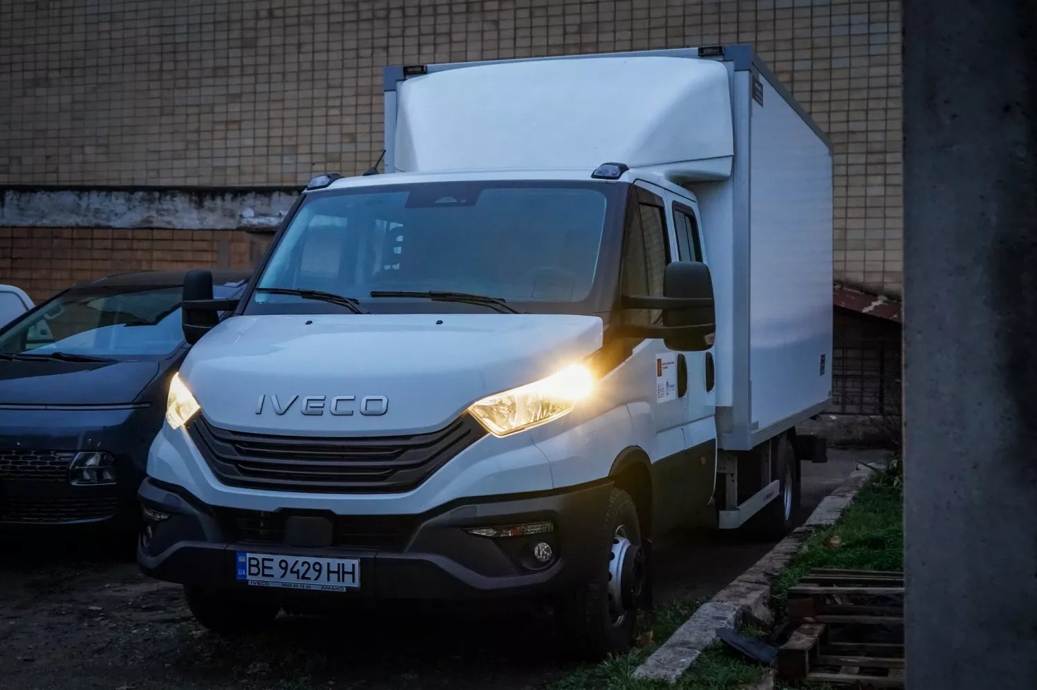 «Миколаївкомунтранс» отримав новий службовий автомобіль від Данії. Фото: Агенції розвитку Миколаєва