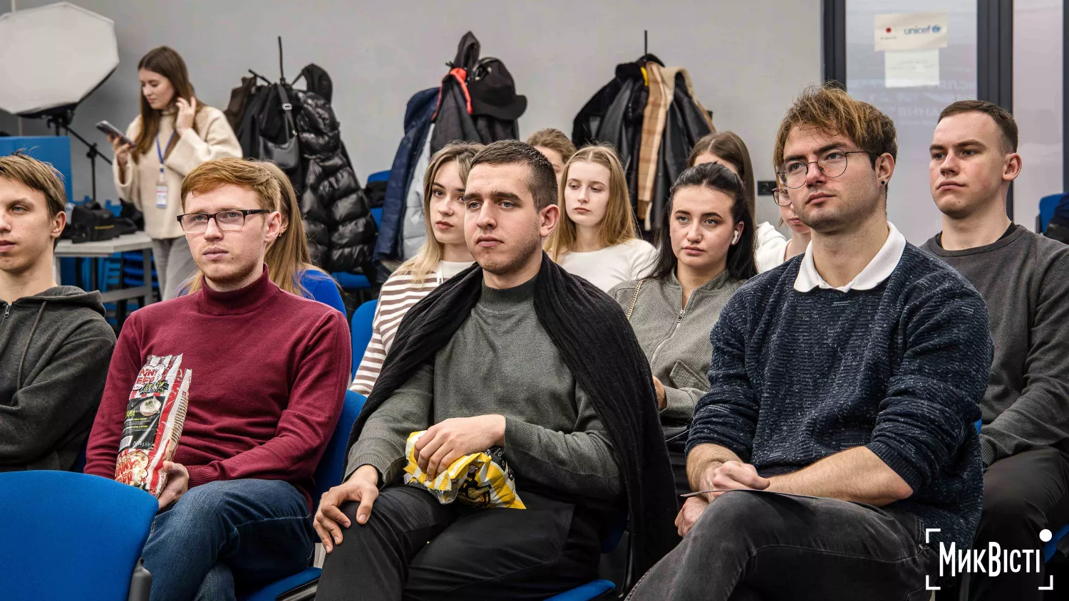 У міськраді Миколаєва молодь дивилась фільм про діяльність НАБУ і САП «Після ери мовчання». Фото: «МикВісті»