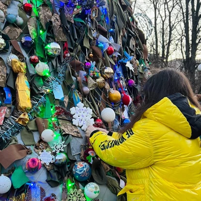 Мілітарі-ялинка у Миколаєві, 2022 рік: фото з відкритих джерел