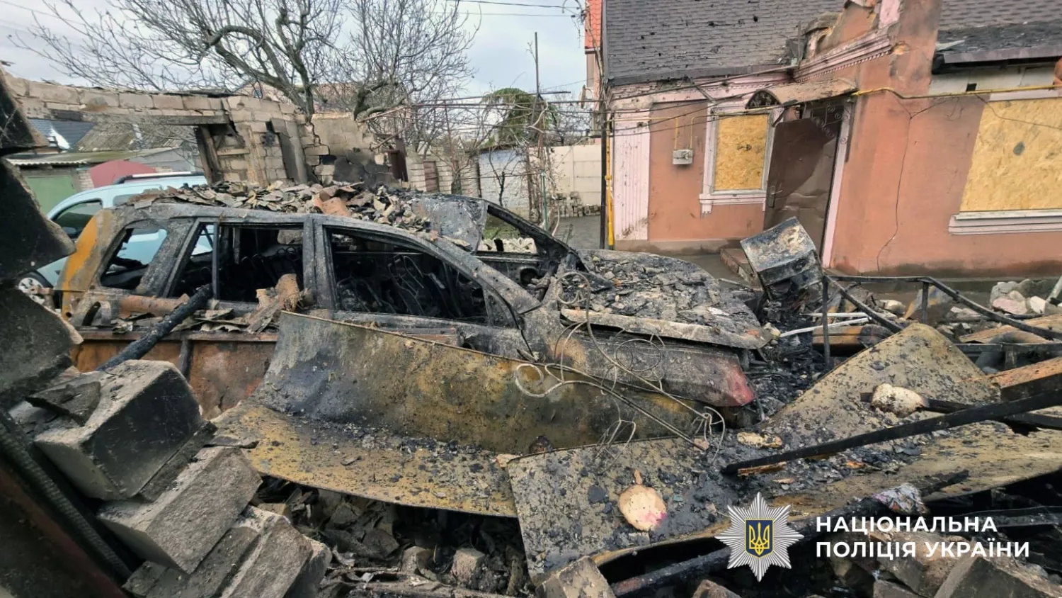 Наслідки обстрілу Херсонщини. Фото: Нацполіція