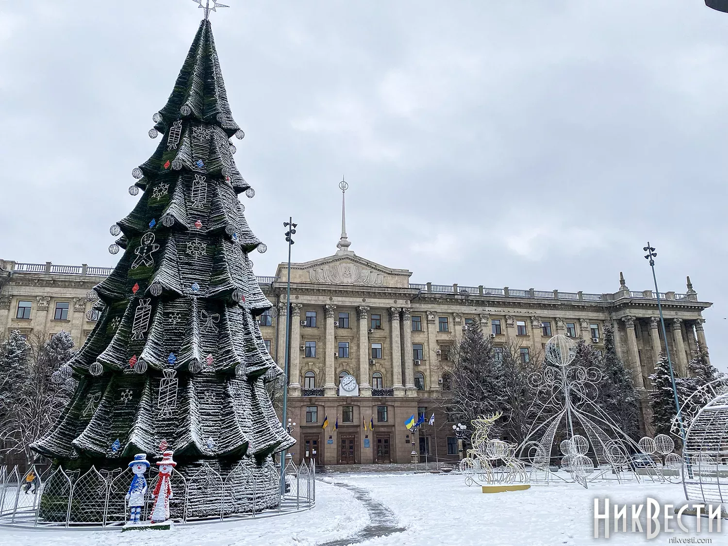 Востаннє в Миколаєві встановлювали головну ялинку у 2021 році, архівне фото МикВісті