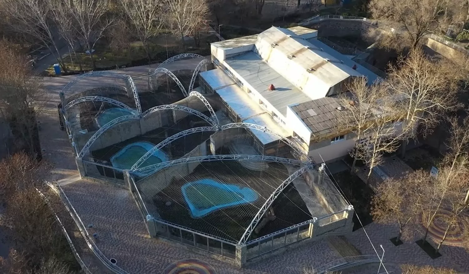 Комплекс вольєрів «Острів звірів» у Миколаївському зоопарку, скриншот з відео міського голови Олександра Сєнкевича/Facebook