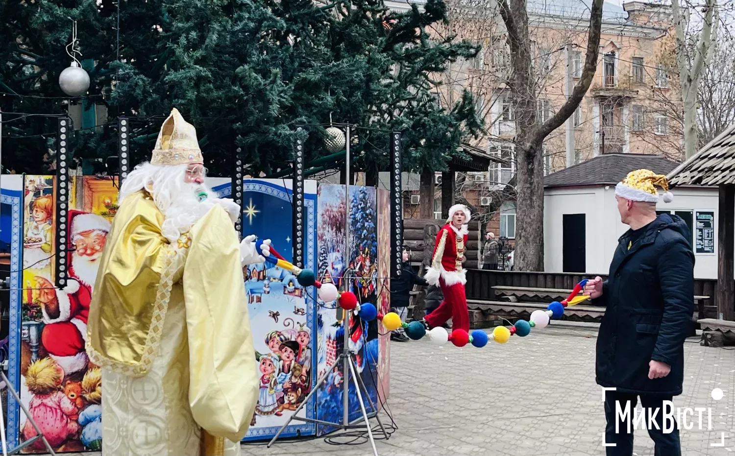 Міський голова Миколаєва Олександр Сєнкевич привітав містян зі святом, фото: «МикВісті»