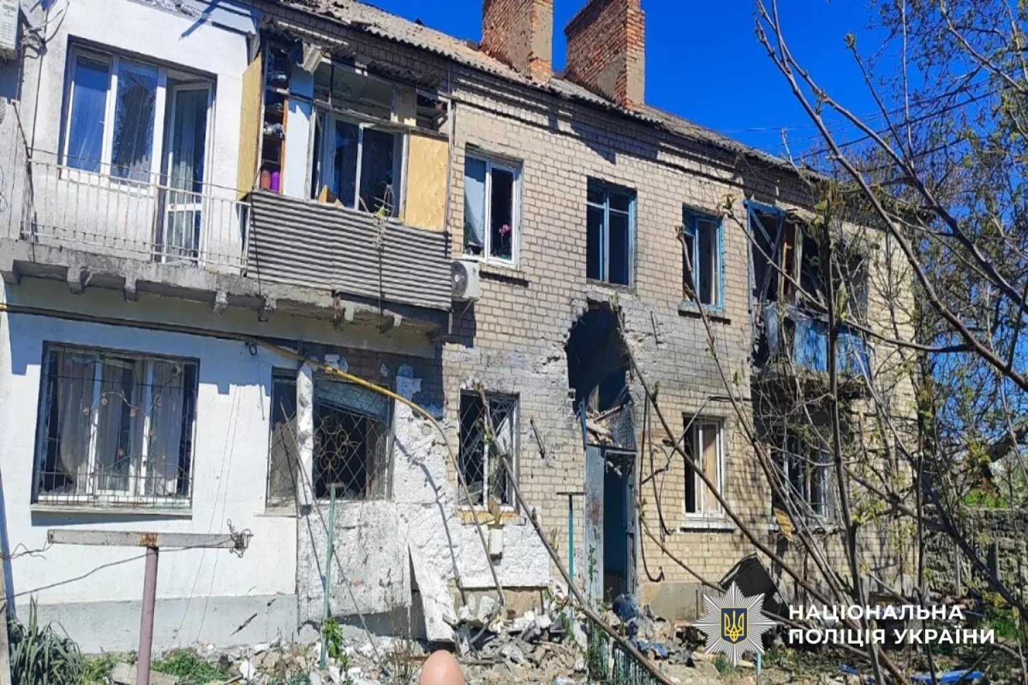 Наслідки російського обстрілу Херсона. Архівне фото: Нацполіція