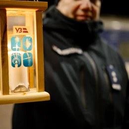 Вифлеємський вогонь миру привезли до України. Фото: Укрзалізниця