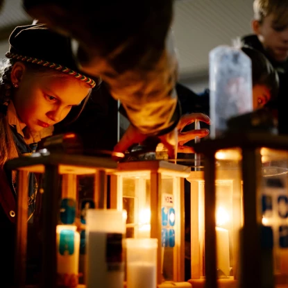 Вифлеємський вогонь миру привезли до України. Фото: Укрзалізниця