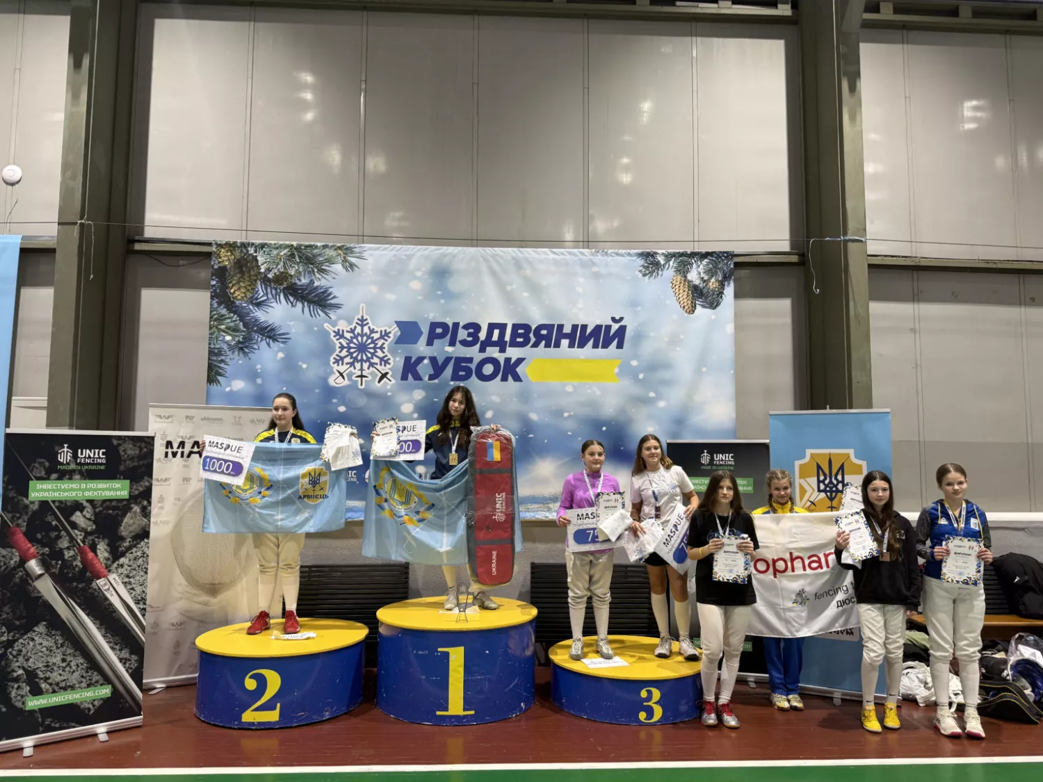 Миколаївські фехтувальники вибороли 4 медалі на «Різдвяному кубку» Всеукраїнської Дитячої ліги. Фото: Національна федерація фехтування України