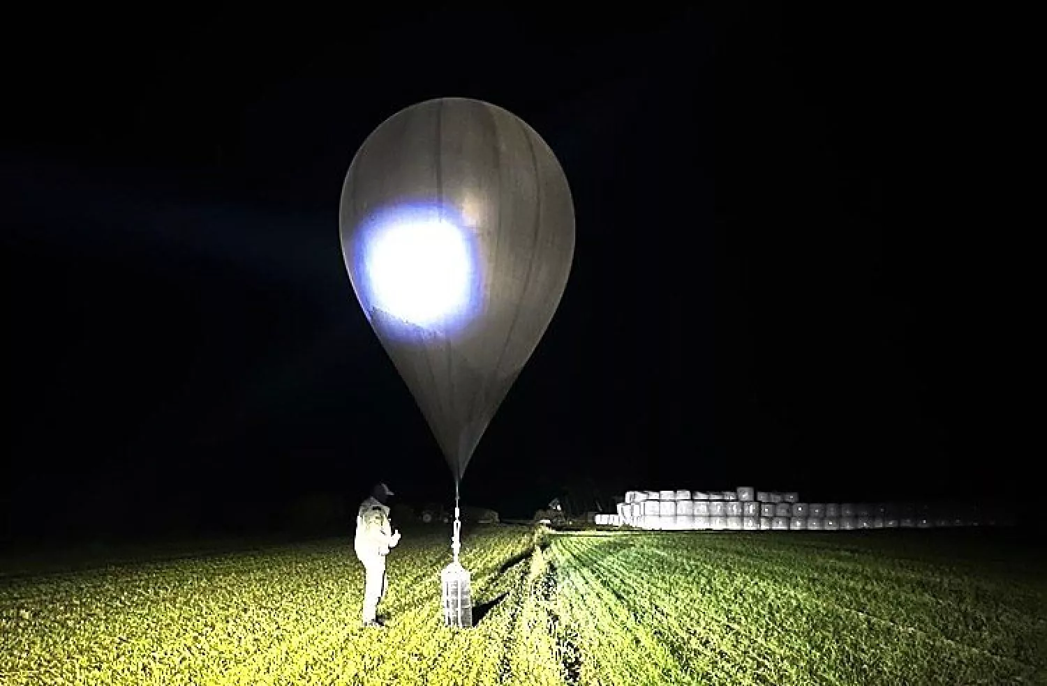 У Литві запровадили надзвичайний стан через метеозонди, що запускаються з Білорусі. Фото: VSAT