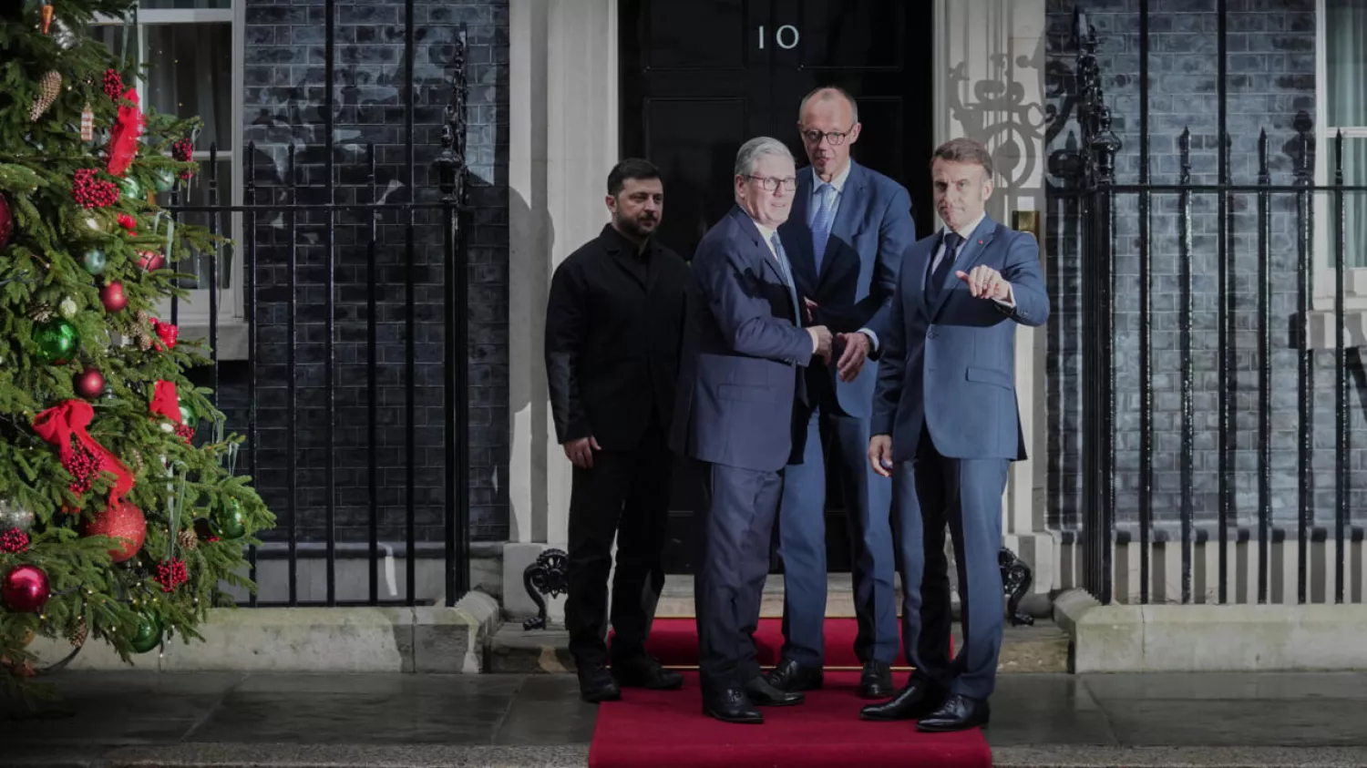 Україна завершила опрацювання частини мирної угоди й презентує її США. Фото: Kin Cheung, AP