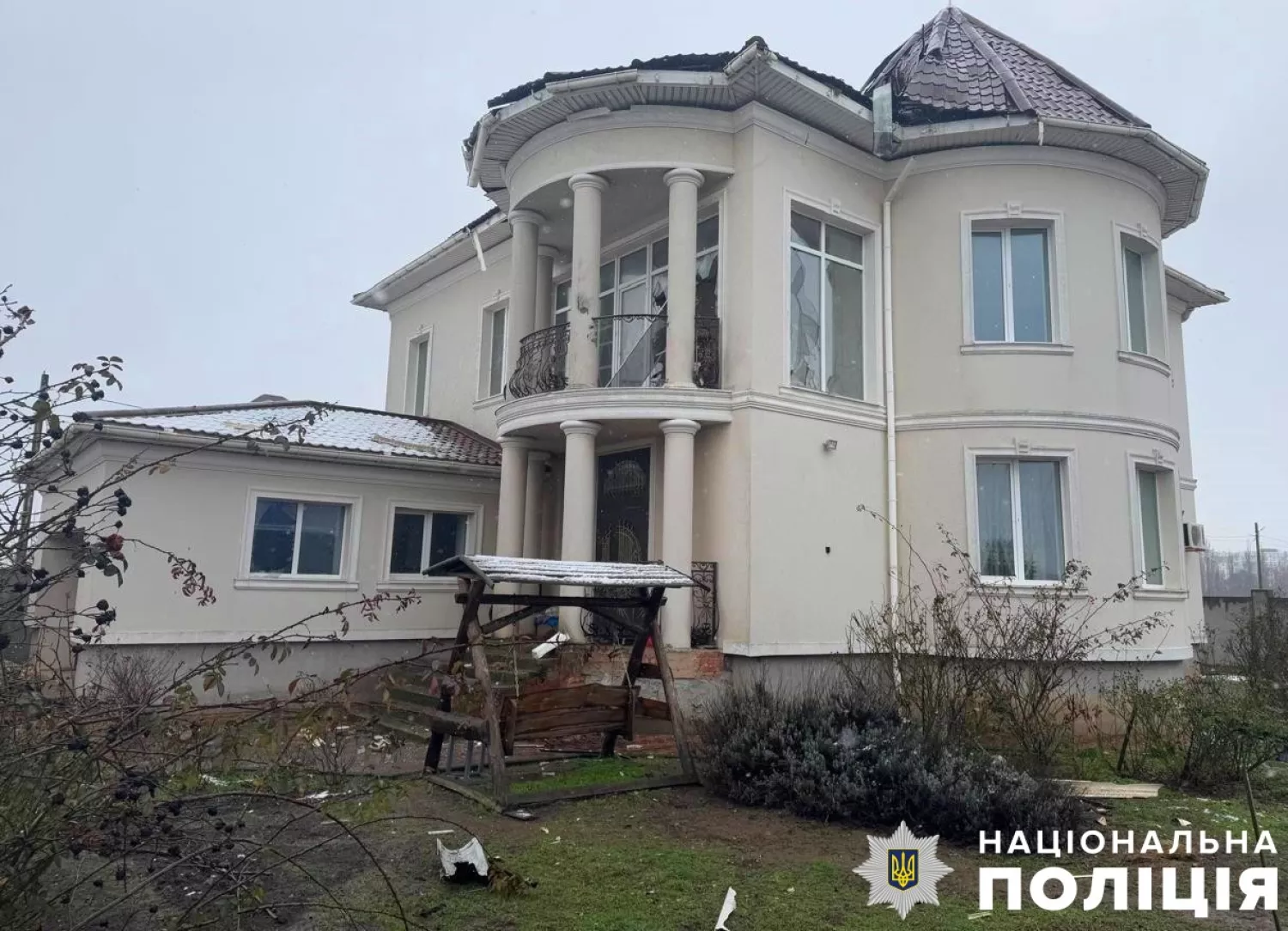 Наслідки обстрілу Херсонщини, фото: Нацполіція