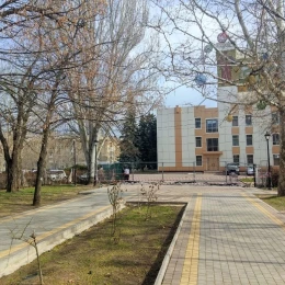 У «Казці» демонтували аварійну арку. Фото: «НикВести»