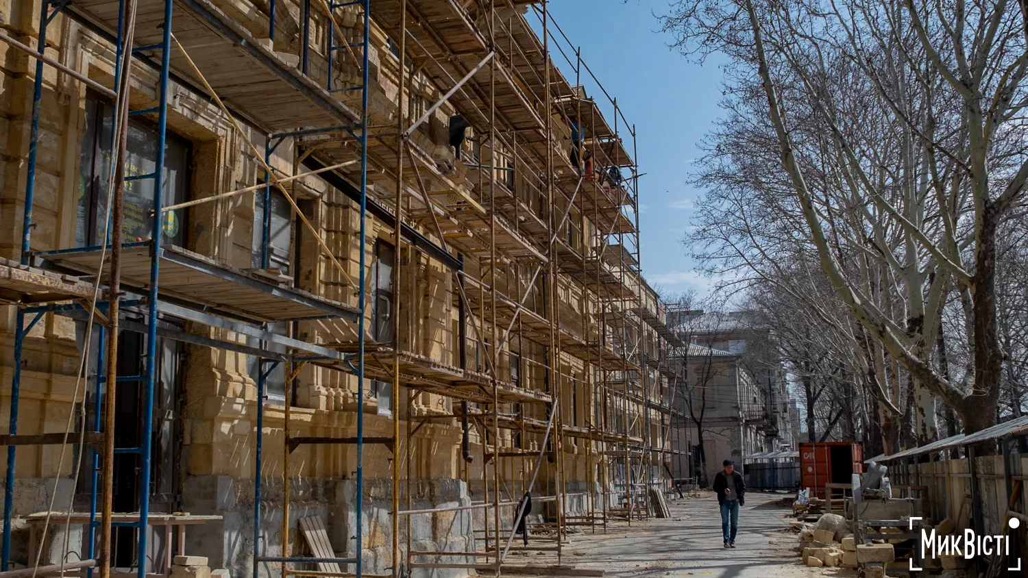 Процес відбудови миколаївської гімназії, березень 2025 року, фото «NikVesti»