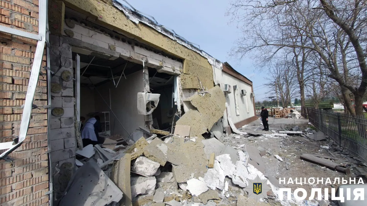 Наслідки російських атак по Херсонщині. Фото: Нацполіція