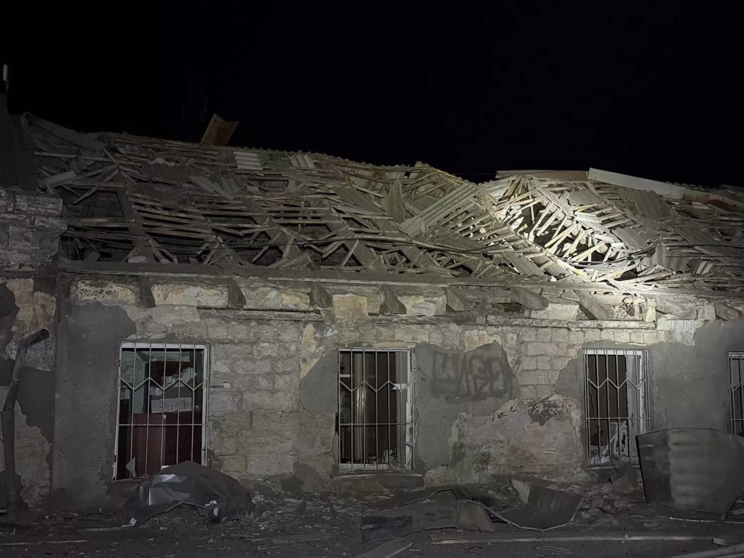 Наслідки обстрілу Одеси 13 квітня, фото: Геннадій Труханов