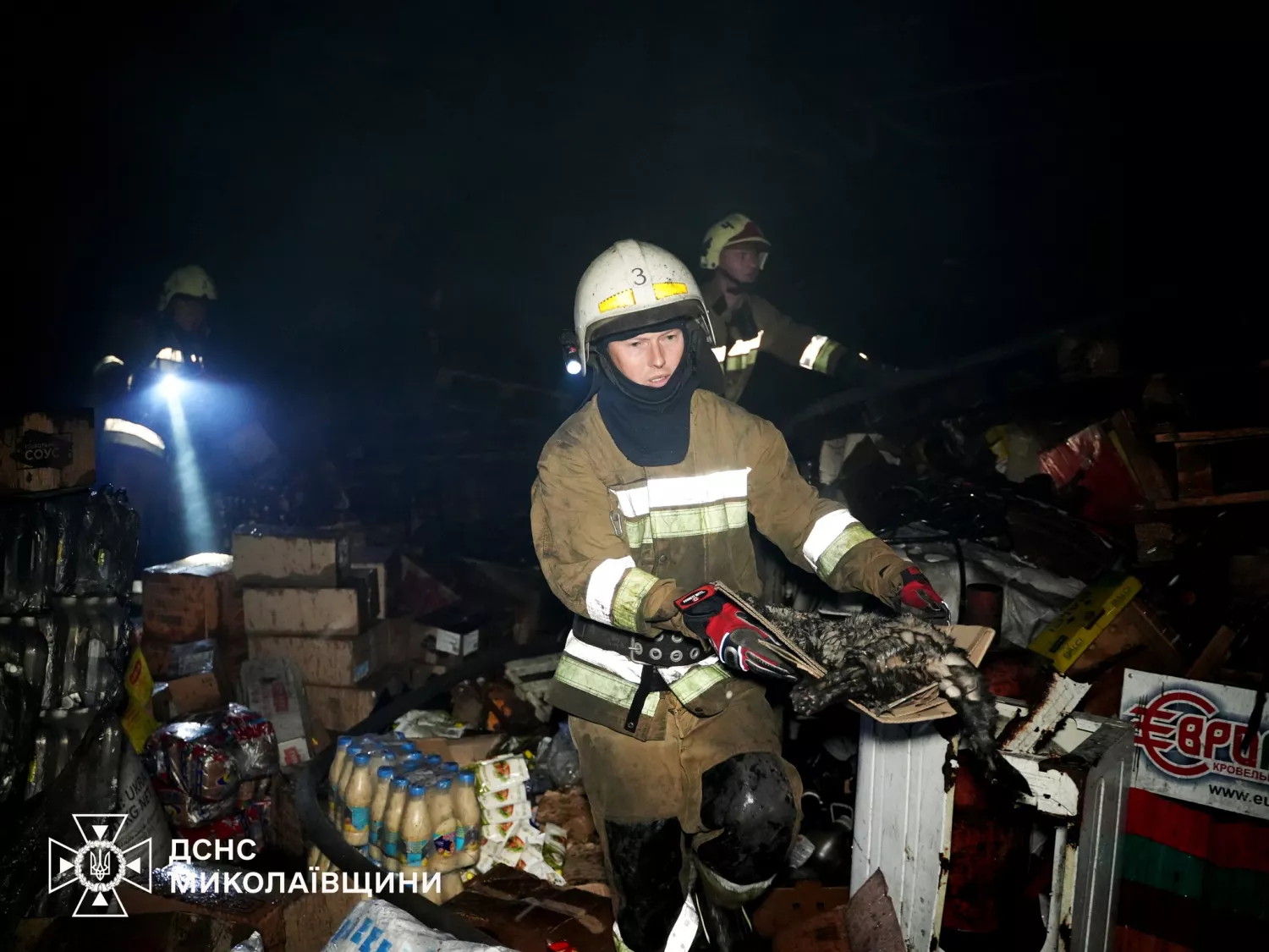 Пожежа в складському приміщенні у Миколаєві, фото: ДСНС