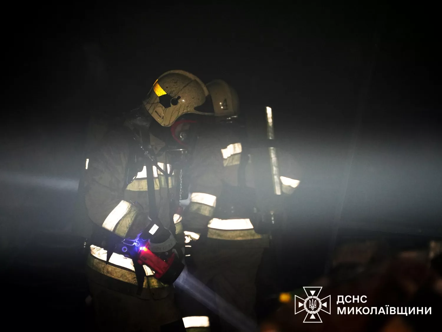 Пожежа в складському приміщенні у Миколаєві, фото: ДСНС