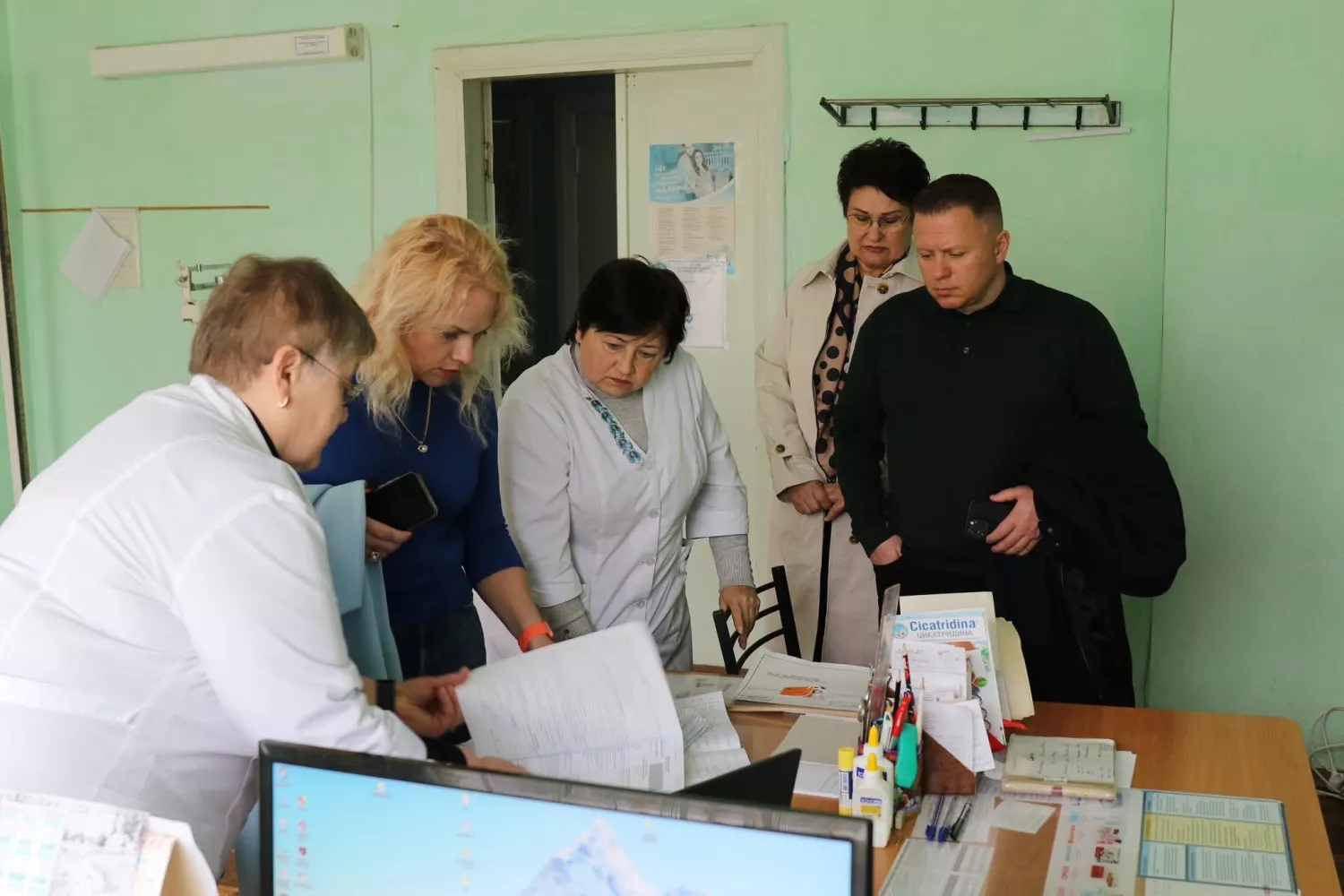 Антон Табунщик відвідав соціальні заклади Єланецької громади. Фото: Миколаївська обласна рада