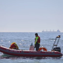 В Одесі водолази обстежують морське дно на пляжах. Фото: Одеська міська рада