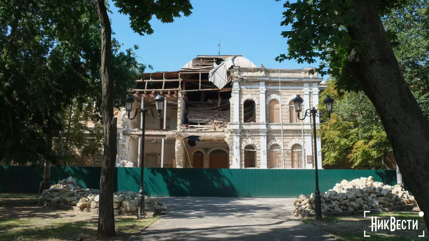 Будівля ліцею Аркаса досі очікує на відновлення, вересень 2024, фото «NikVesti»
