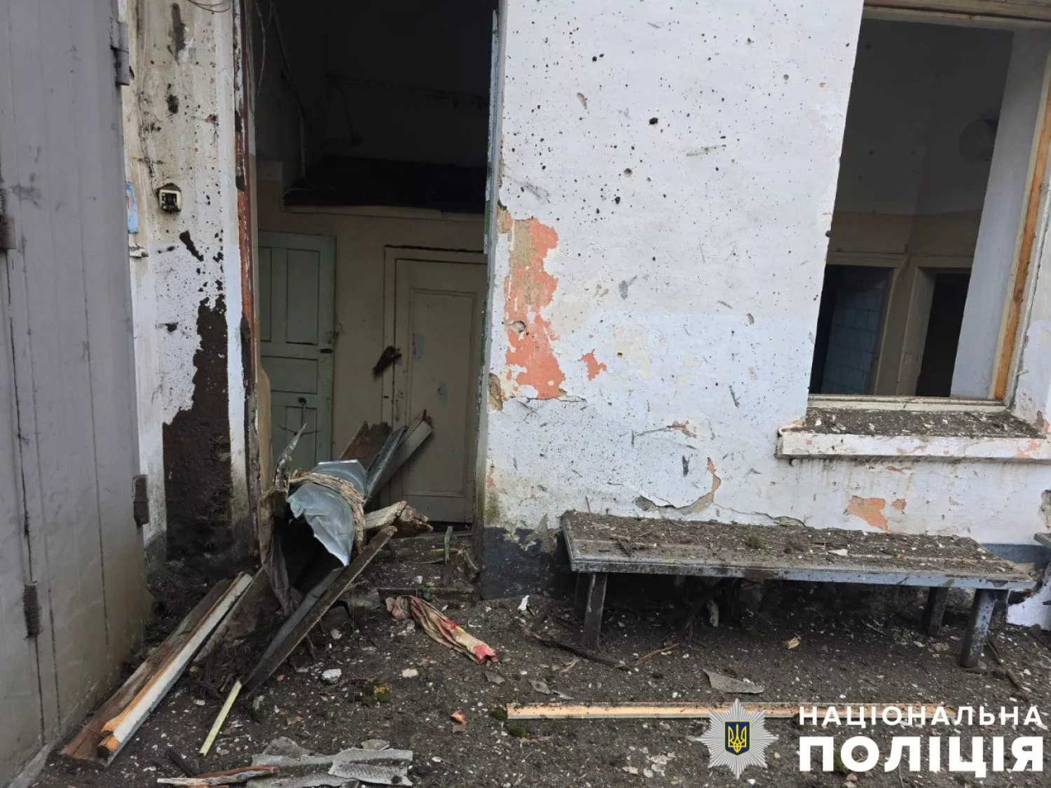 Наслідки російських атак по Херсонщині. Фото: Нацполіція