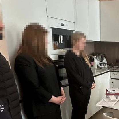 Правоохоронці викрили розкрадання грошей під час будівництва Подільського мосту. Фото: СБУ