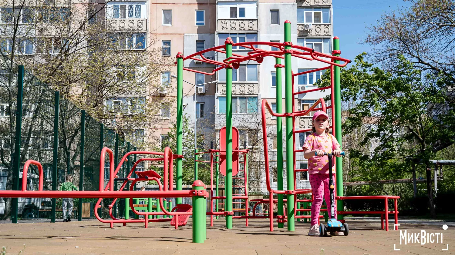 Відновлений дитячий майданчик у Корабельному районі, квітень 2025 року, фото: «МикВісті»