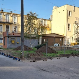 Вирубка дерев та початок будівництва по вулиці Соборній. Фото: Сергій Карпов