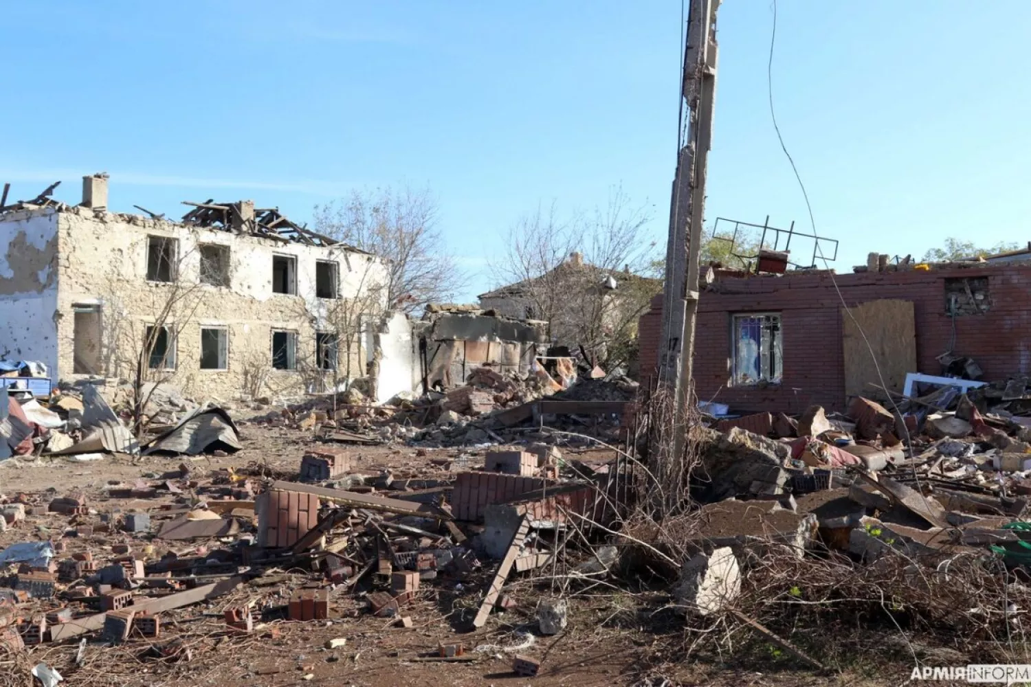 Наслідки російських атак по селу Зміївка, що на Херсонщині. Фото: Армія.інфо