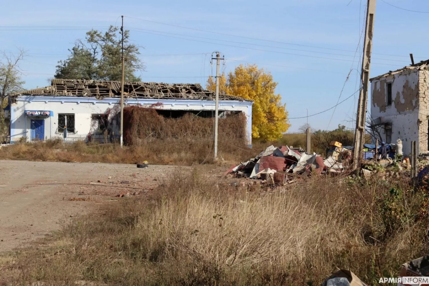 Наслідки російських атак по селу Зміївка, що на Херсонщині. Фото: Армія.інфо