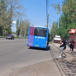 Облаштовані зупинки громадського транспорту. Фото: Facebook/Ольга Виноградова