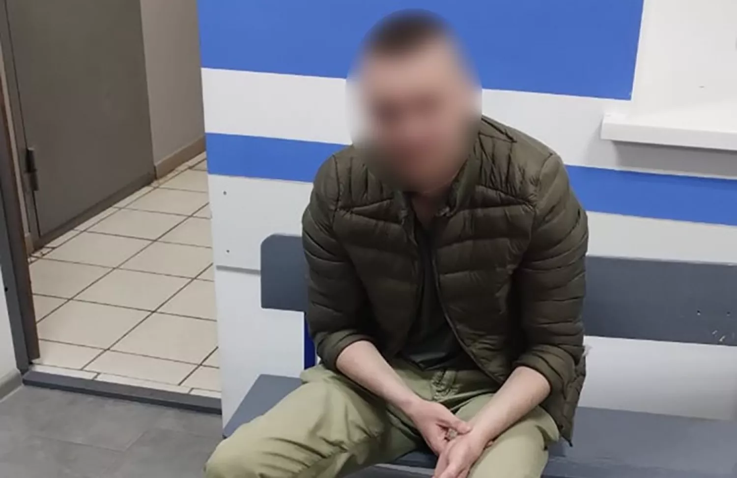 У Миколаєві чоловік показував пістолет на дитячому майданчику. Фото: патрульна поліція